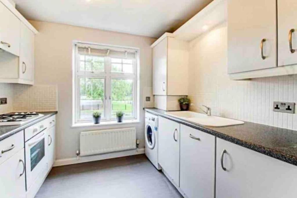 The Wickets - 2 Bedroom Apartment Overlooking Cricket Club Marton-in-Cleveland Zewnętrze zdjęcie