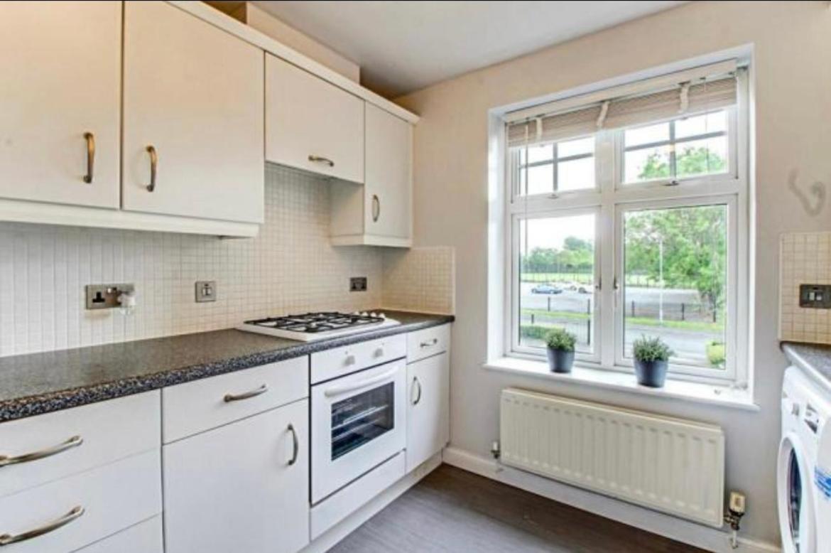 The Wickets - 2 Bedroom Apartment Overlooking Cricket Club Marton-in-Cleveland Zewnętrze zdjęcie