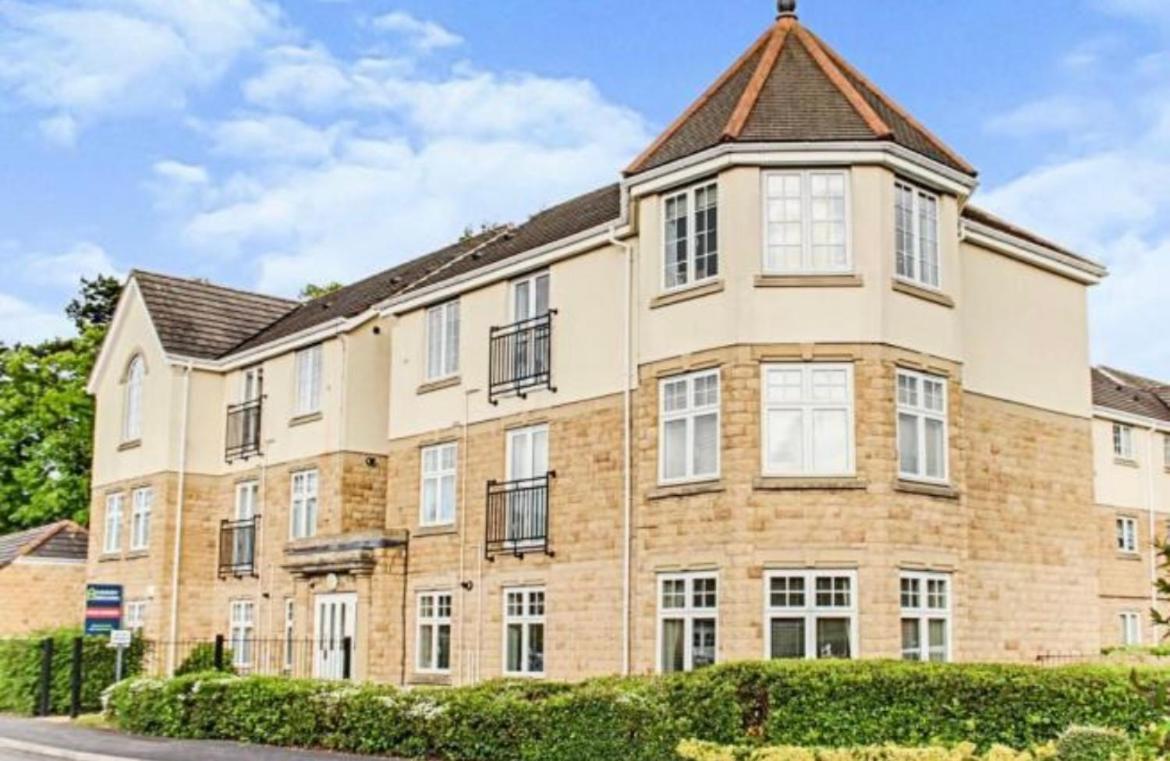 The Wickets - 2 Bedroom Apartment Overlooking Cricket Club Marton-in-Cleveland Zewnętrze zdjęcie