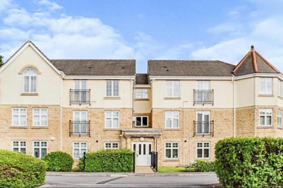 The Wickets - 2 Bedroom Apartment Overlooking Cricket Club Marton-in-Cleveland Zewnętrze zdjęcie